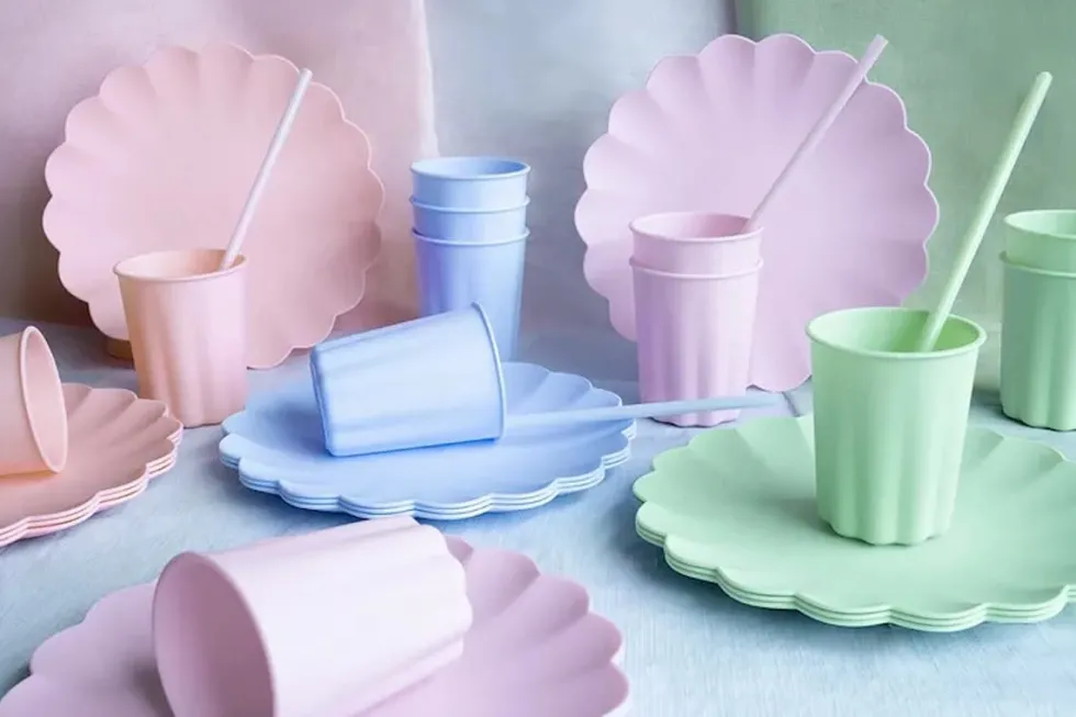 Lysblå plastikk kopper, 4pk