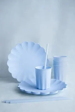 Lys blå plastikk tallerkener, 4pk